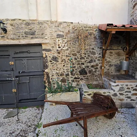 Carnot : Charmante Maison Vigneronne En Centre Historique Guest house *