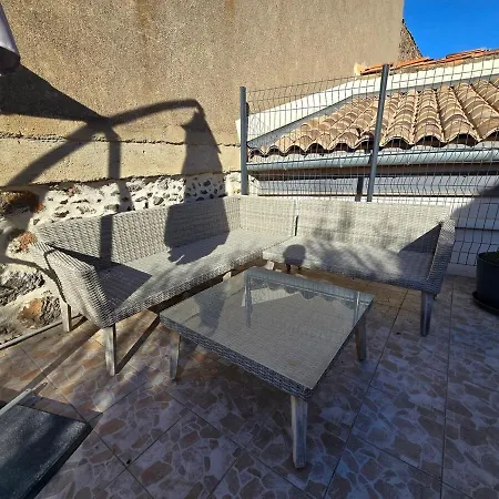 Carnot : Charmante Maison Vigneronne En Centre Historique Guest house *